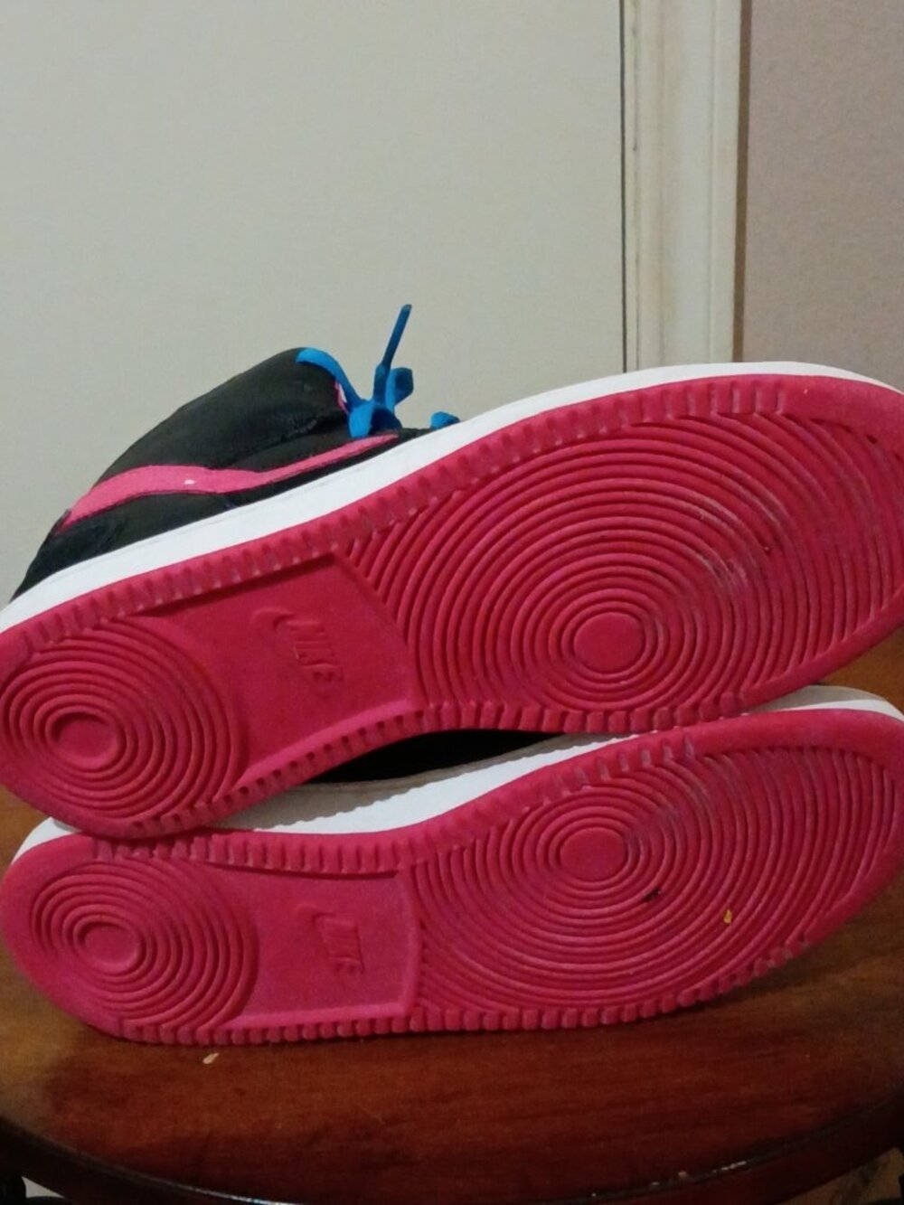 Nike Son of Force Mid Sneaker Big Kids. Black/Pink. Size: 3Y - Picture 3 of 13